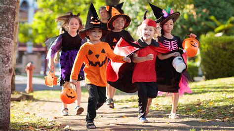 Bundle up trick-or-treaters: Halloween trending to be chilly in DC area